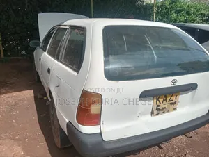 Toyota Corolla 2000 White