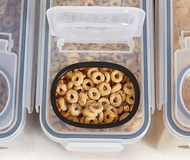 4 PCS Airtight Food Storage Containers - thumbnail 4