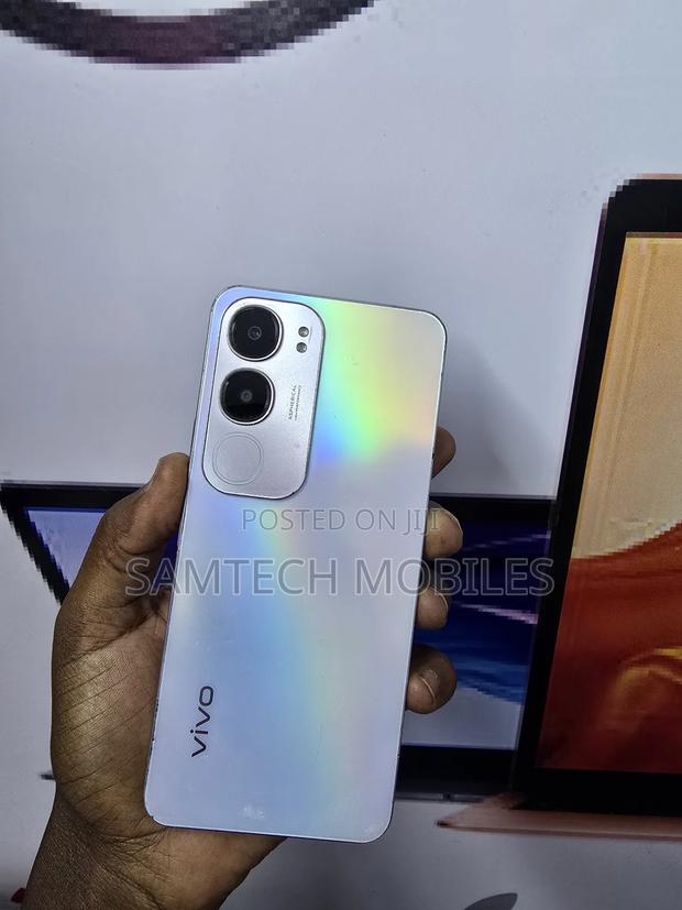 Vivo Y19 128 GB Silver - main view