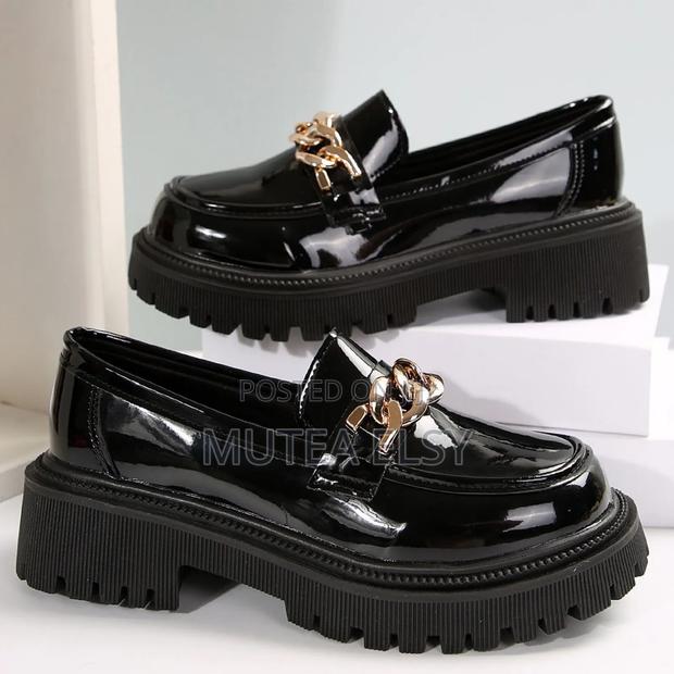 Black Ladies Wet Look Broques - thumbnail 3