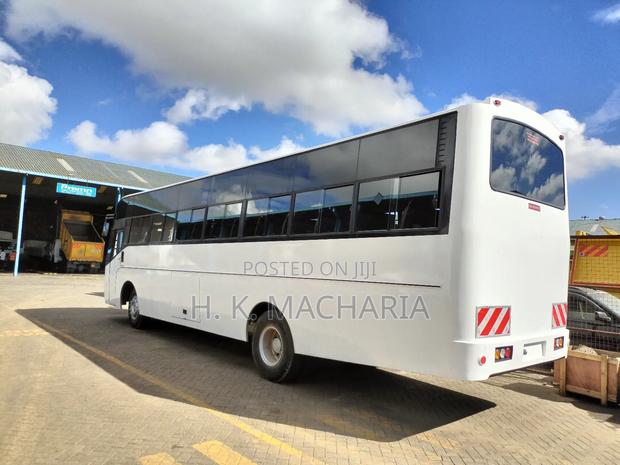 New Tata LPO 2022 White - thumbnail 2