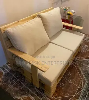 Wooden Upholstered Waiting Bay Seat