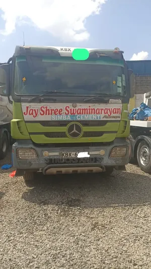 Mercedes-Benz 2010 Green