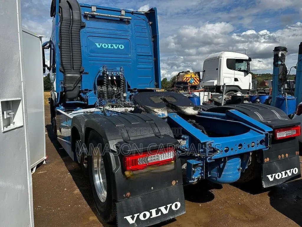 Volvo Fm 500hp Tractor Unit With Tipping Gear 2020 Blue