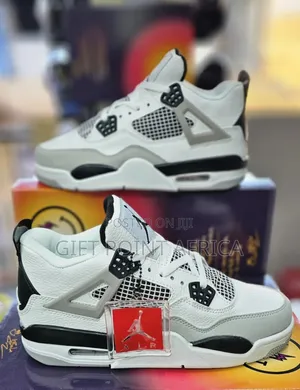 Nike Air Jordan 4 Retro "Military Black" Sneaker