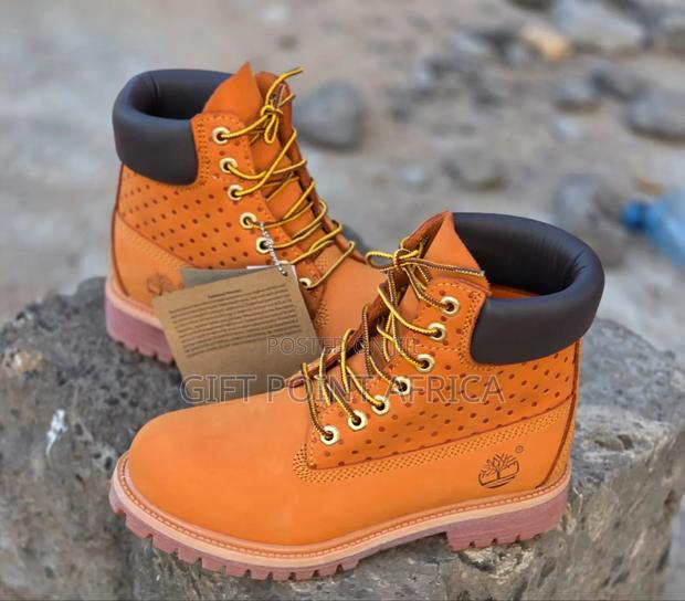 Black Leather Timberland Boots - thumbnail 3