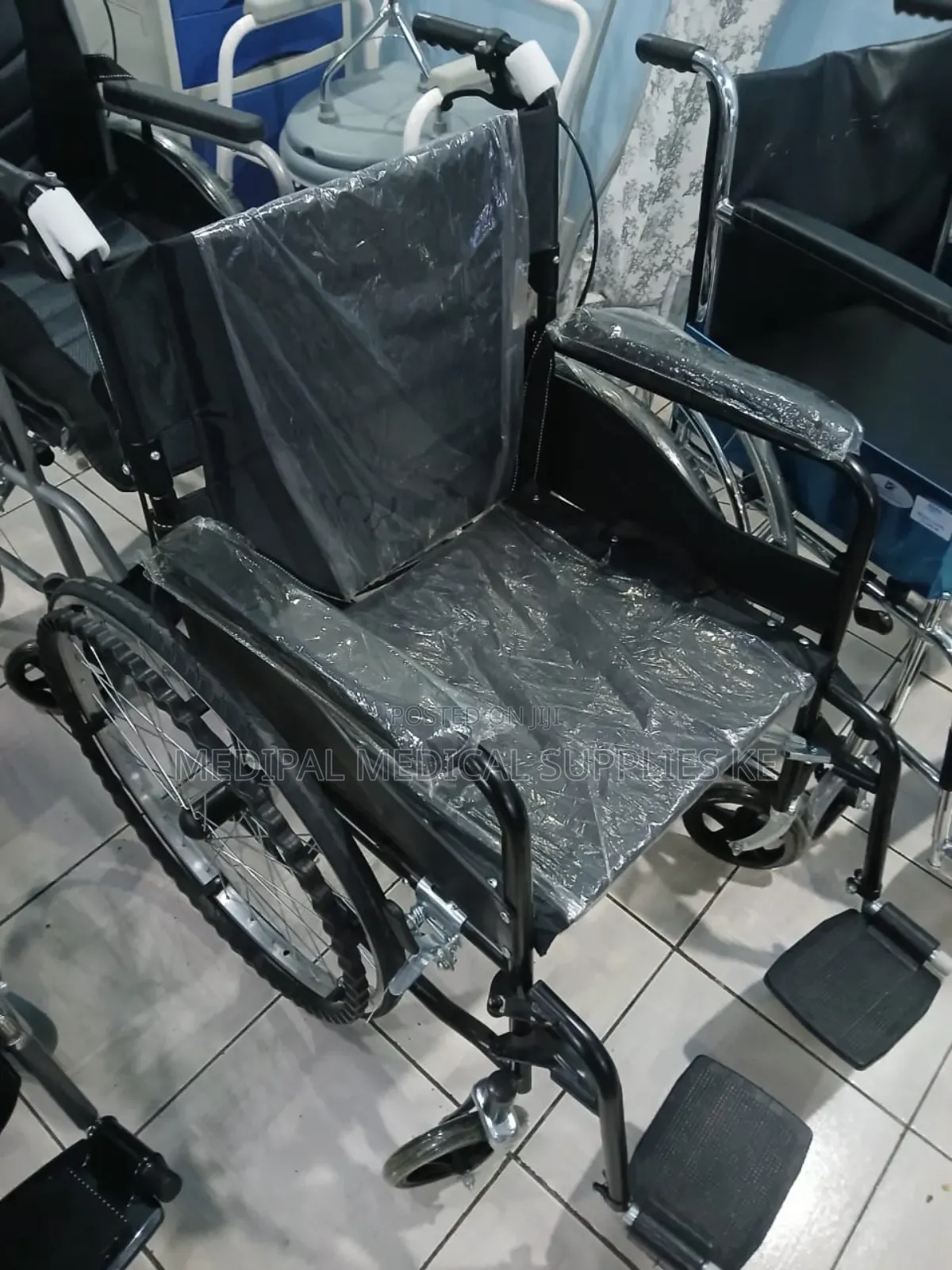Standard Wheelchair With Brakes