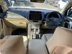 Toyota Land Cruiser Prado 2022 White