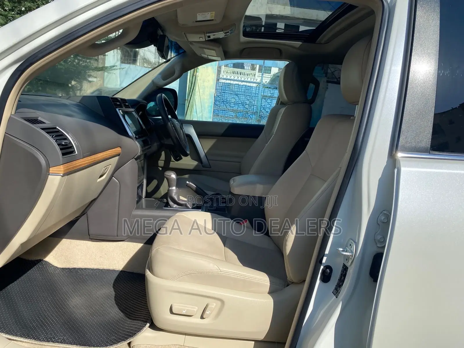 Toyota Land Cruiser Prado 2022 White