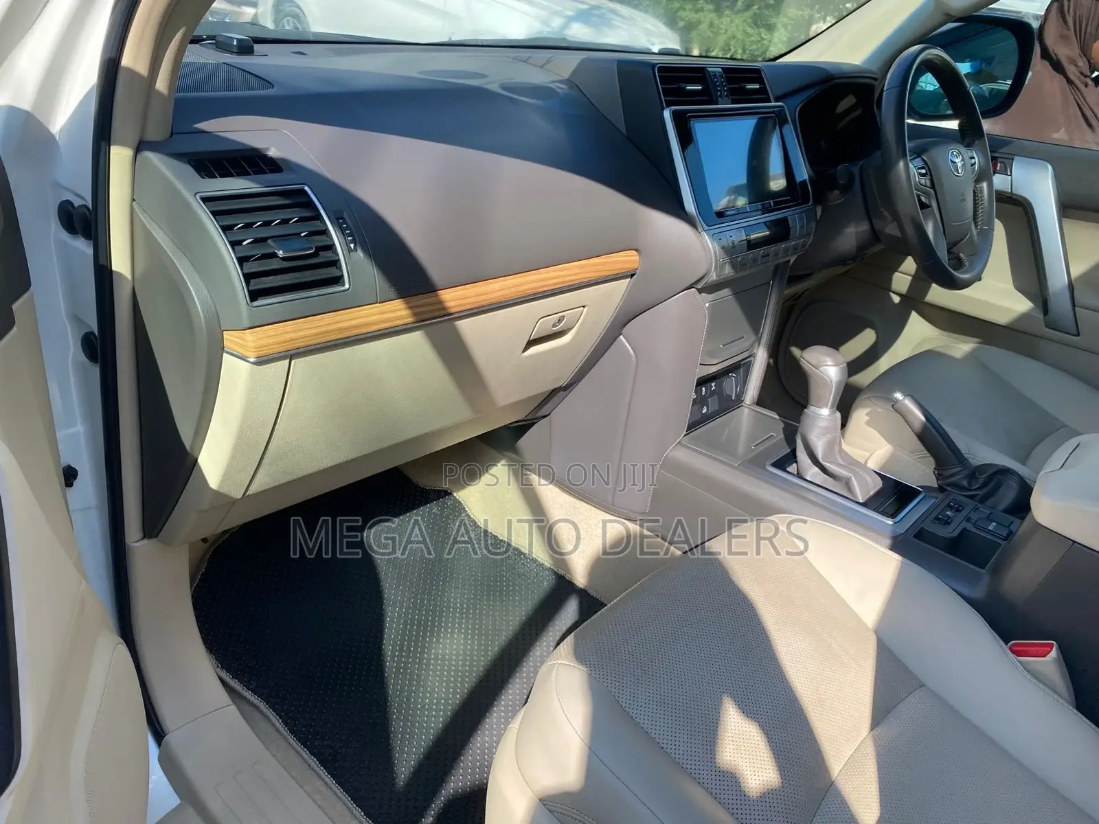 Toyota Land Cruiser Prado 2022 White