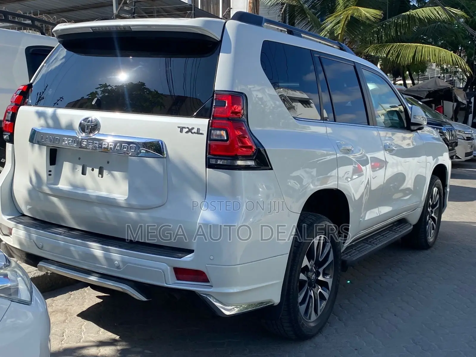 Toyota Land Cruiser Prado 2022 White