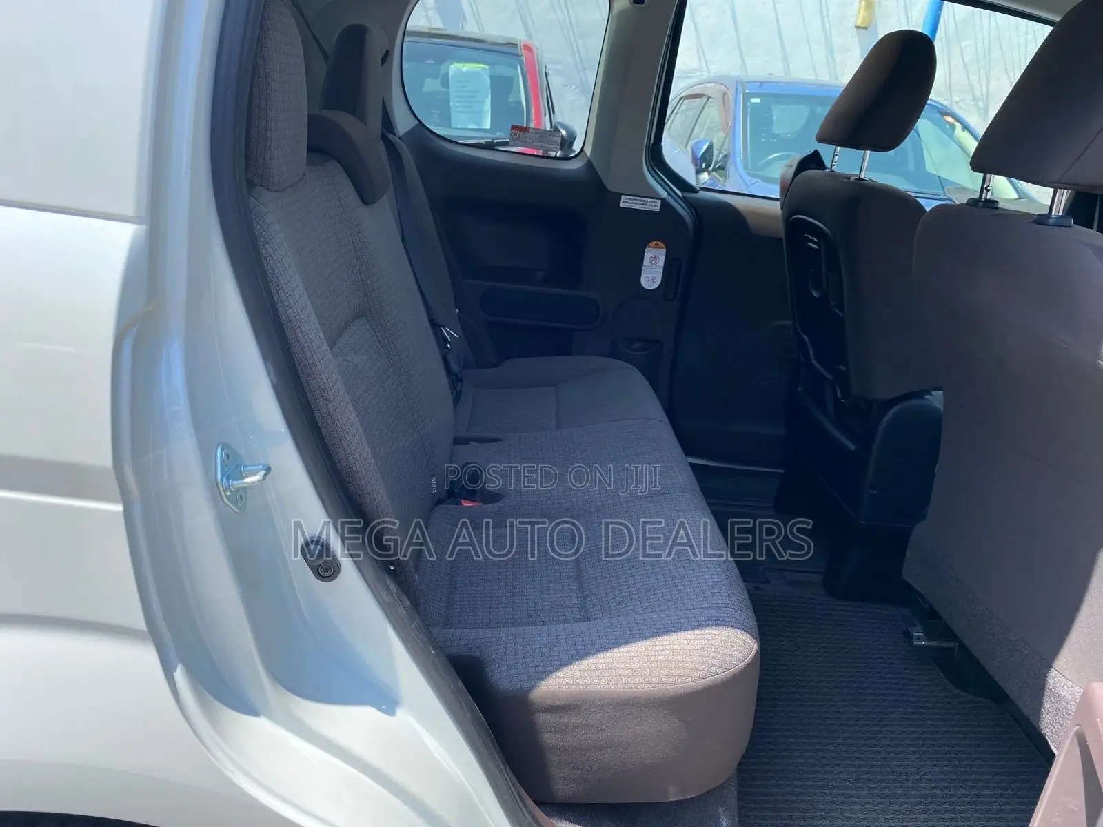 Toyota Porte 2018 White