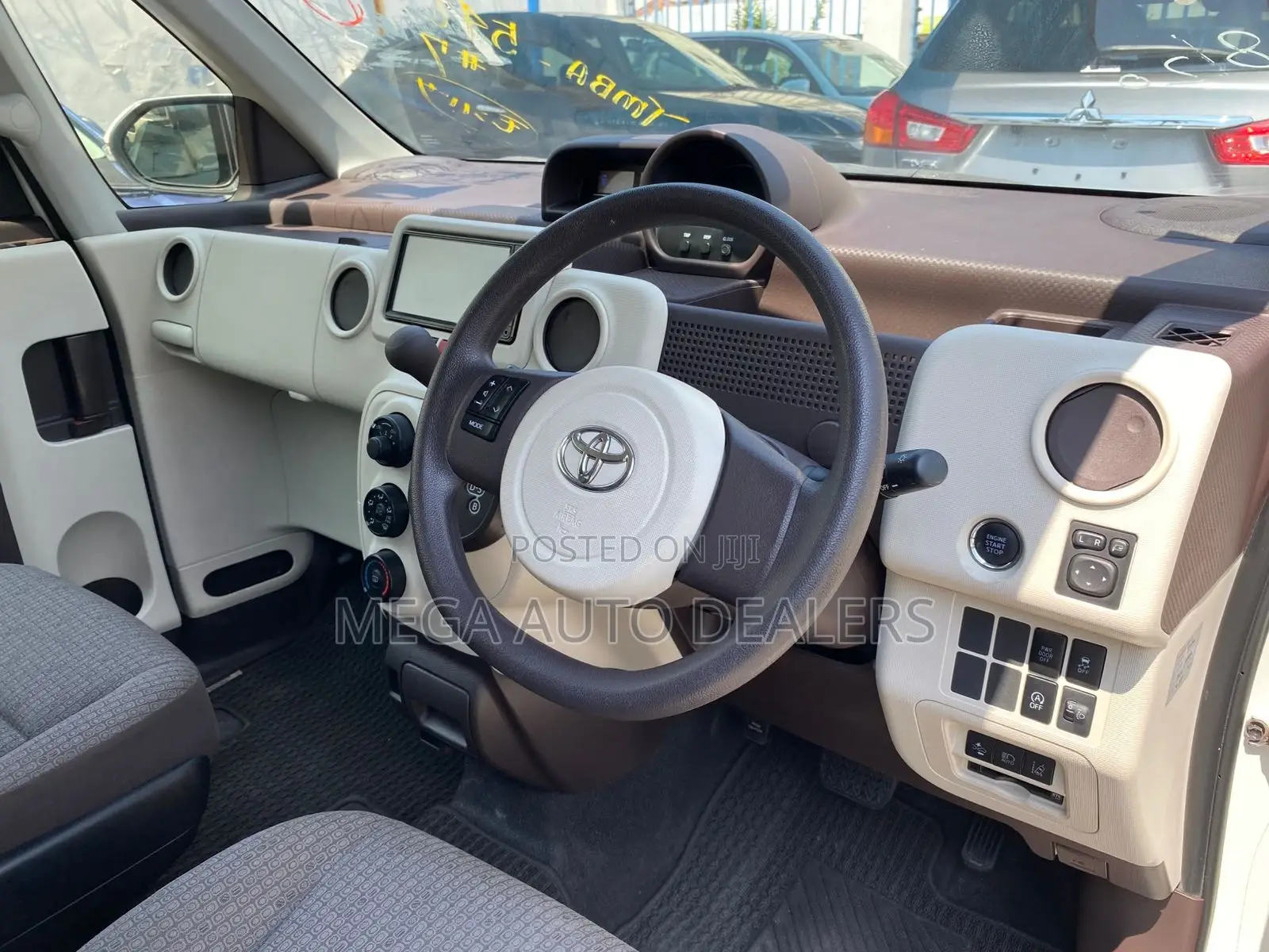 Toyota Porte 2018 White