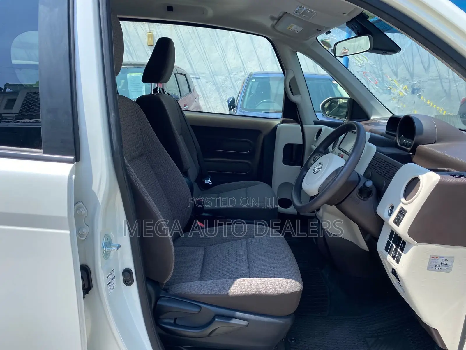 Toyota Porte 2018 White