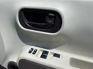 Toyota Porte 2018 White