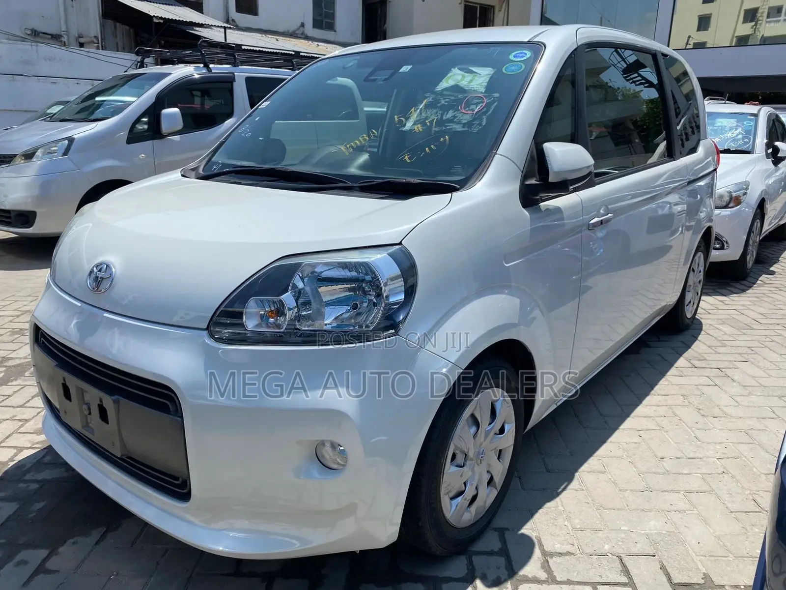 Toyota Porte 2018 White
