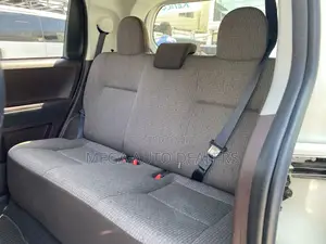 Toyota Porte 2018 White