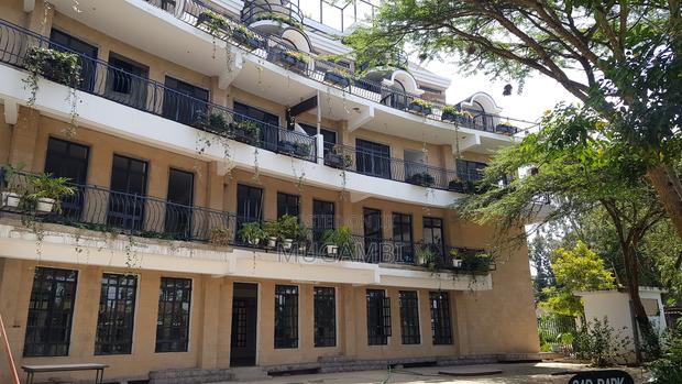 Executive Offices - Karen Marbella Place - thumbnail 9