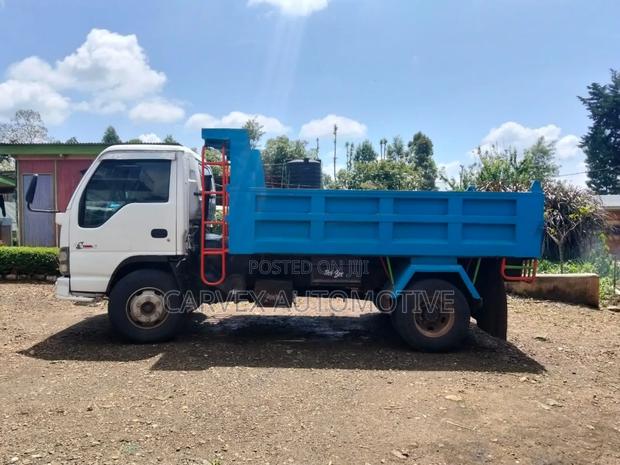 Isuzu NQR Tipper - thumbnail 3