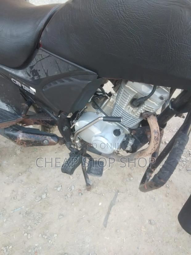 Honda CB 2016 Red - thumbnail 4