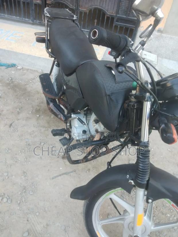 Honda CB 2016 Red - thumbnail 5