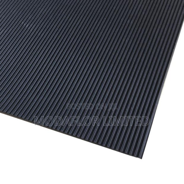 Heavy Duty Ribbed Rubber Mat for Homes - main view