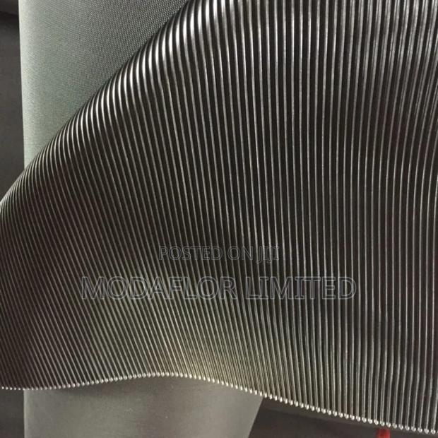 Durable Ribbed Rubber Mat for Wet Areas - main view