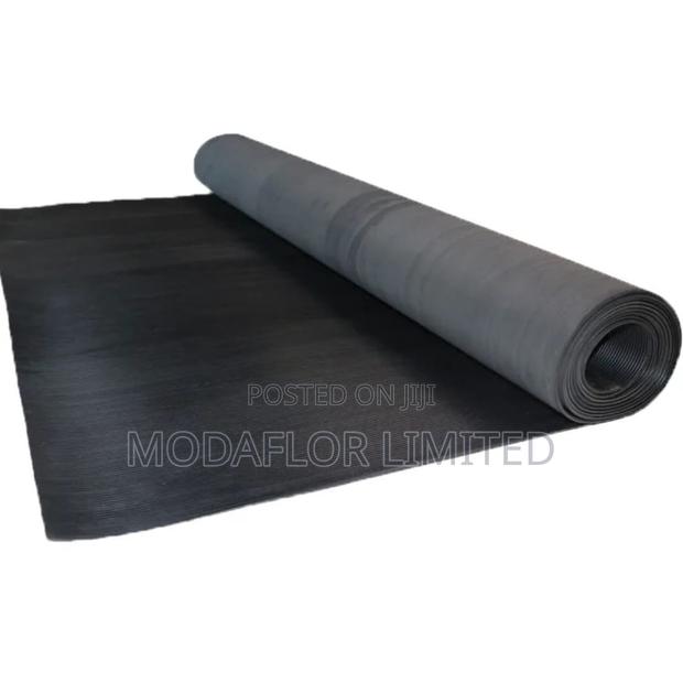 Ribbed Rubber Mat for Kitchens and Shops - main view