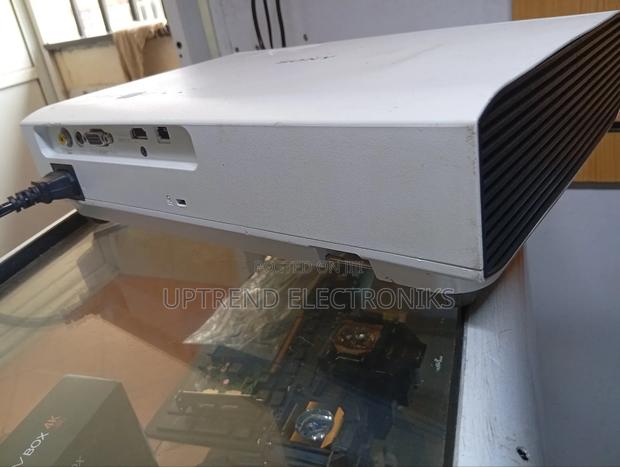 Sony Dx102 – Refurbished Projector - thumbnail 2