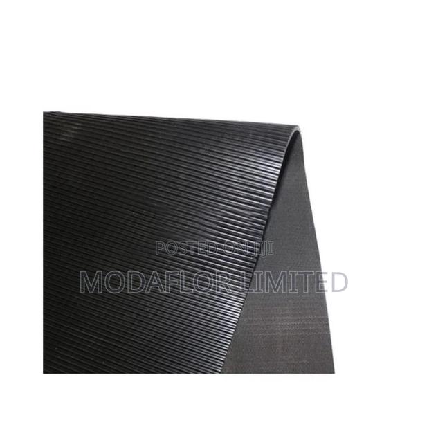 Long Lasting Ribbed Rubber Floor Mat - main view