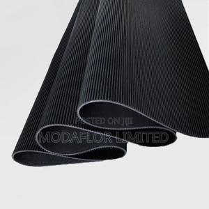 Enhanced Grip Ribbed Rubber Mat - thumbnail 2