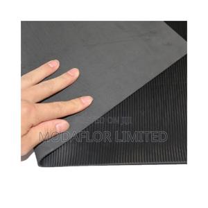 Ribbed Rubber Mat for Professional Use - thumbnail 2
