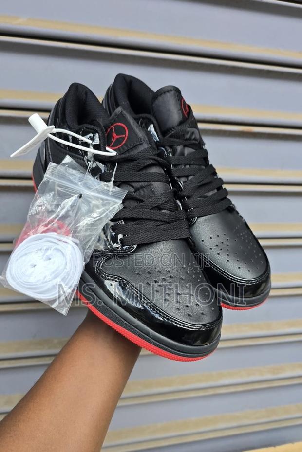 Jordan 1 ( Gina ) Sizes 37 38 39 40 41 42