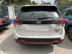 Subaru Forester 2.5i Limited AWD 2018 White