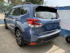 Subaru Forester 2.5i Limited AWD 2018 Blue