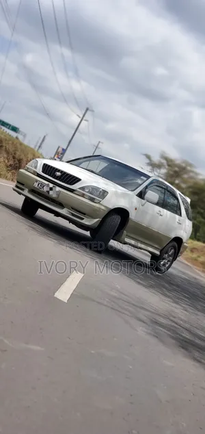 Toyota Harrier 2005 White