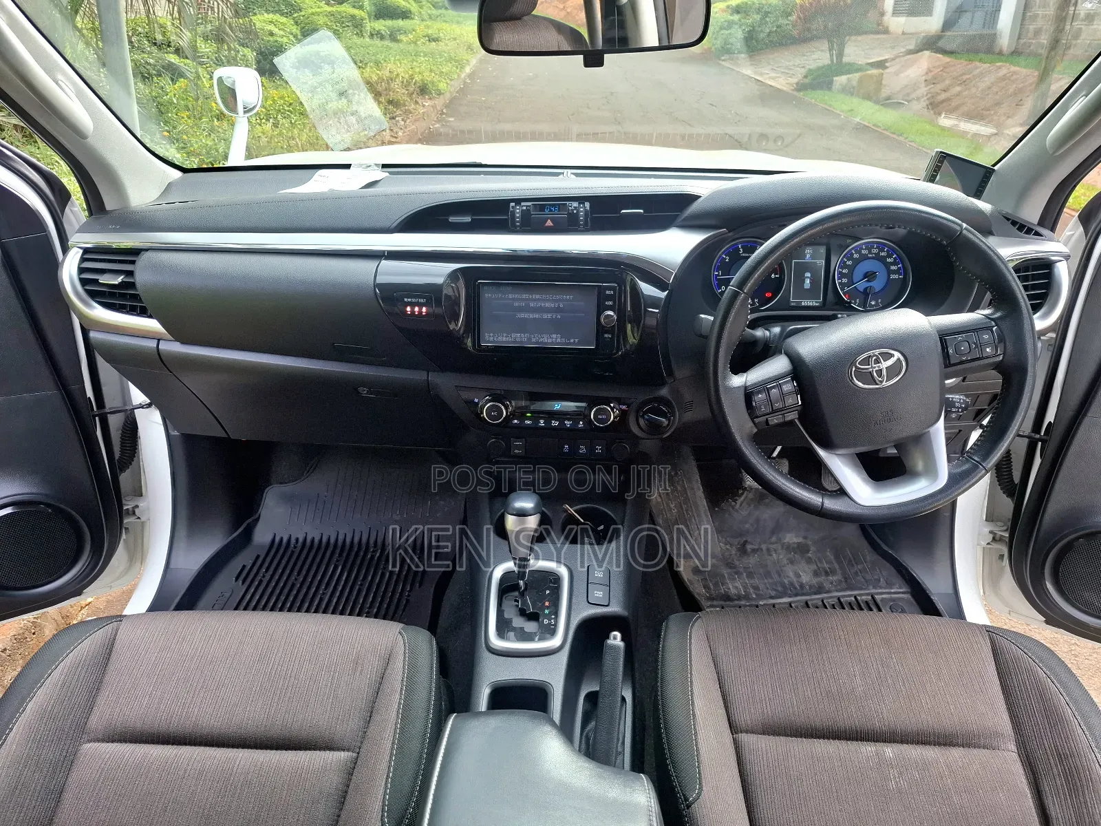 Toyota Hilux SR5 4x4 2018 White