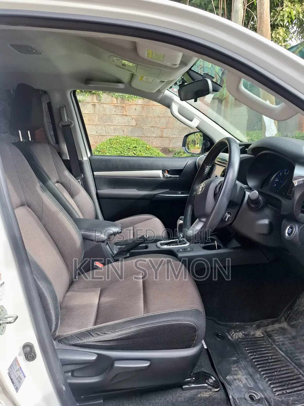 Toyota Hilux SR5 4x4 2018 White