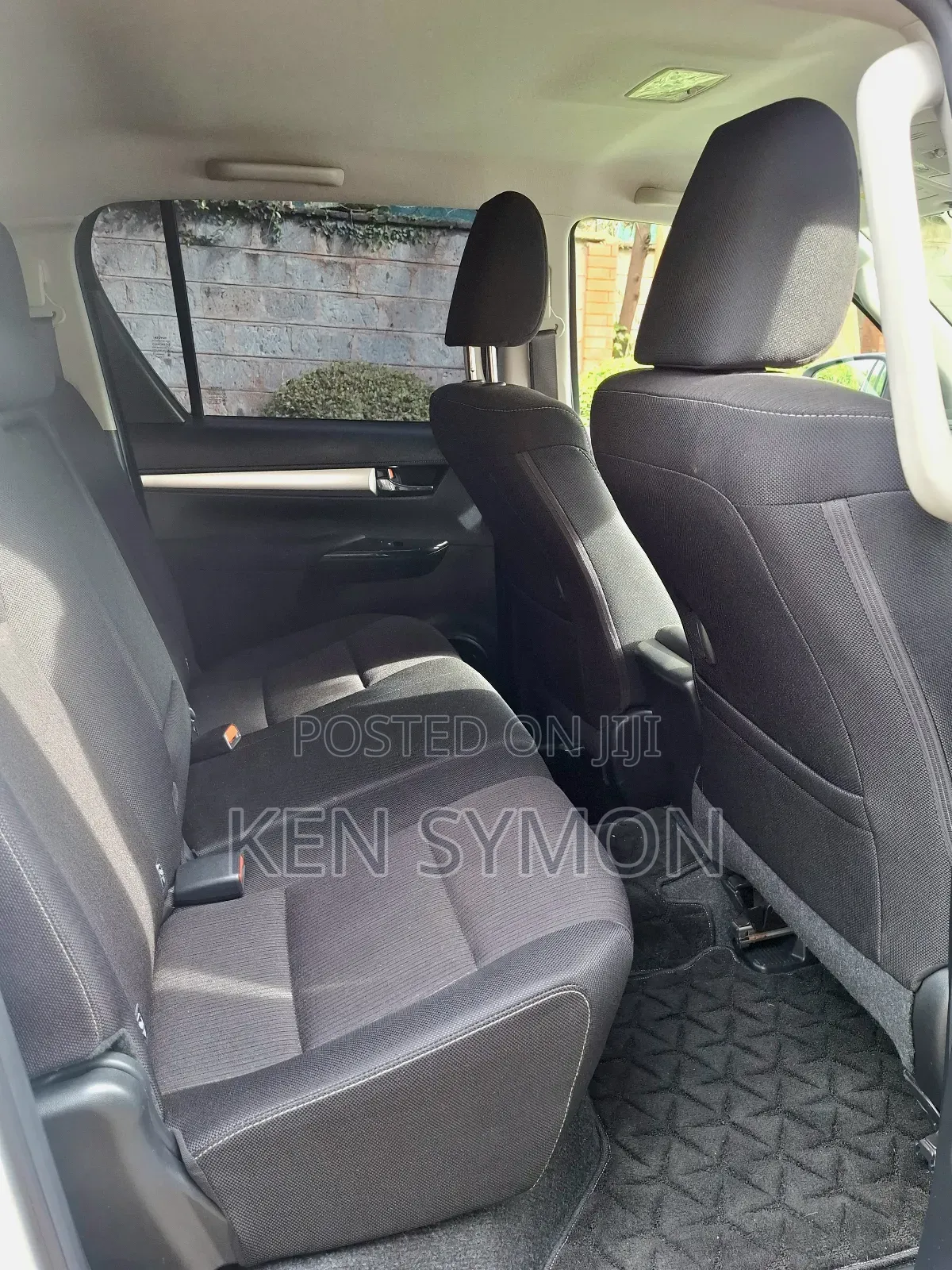 Toyota Hilux SR5 4x4 2018 White