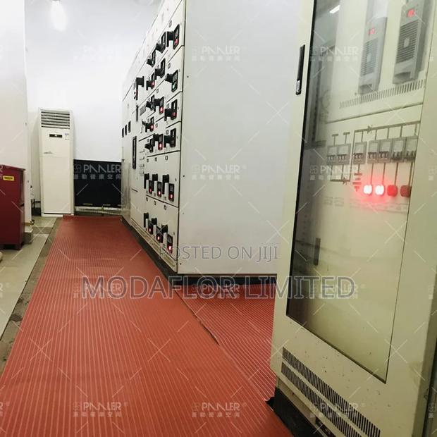 Heavy Duty Ribbed Rubber Floor Grip Mat