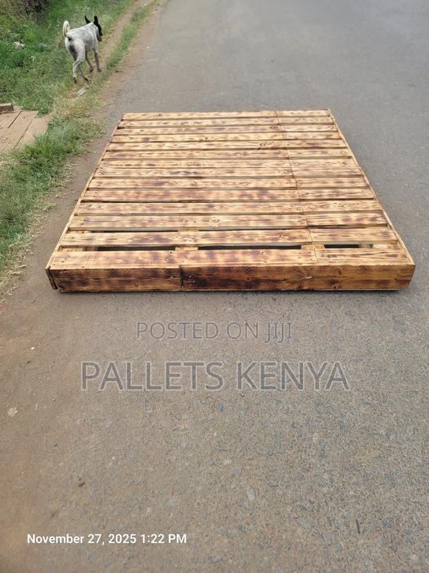 5×6 Pallet Bed-Simple Modern Rustic Bed.