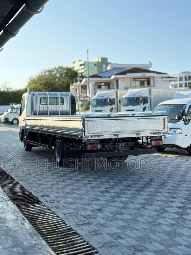 Toyota Dyna 2018 - thumbnail 4