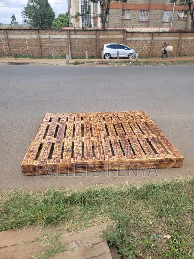 Spacious 5ft× 6ft Pallet Bed-Wooden Touch. 007