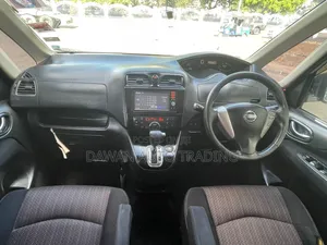 Nissan Serena 2014 Silver