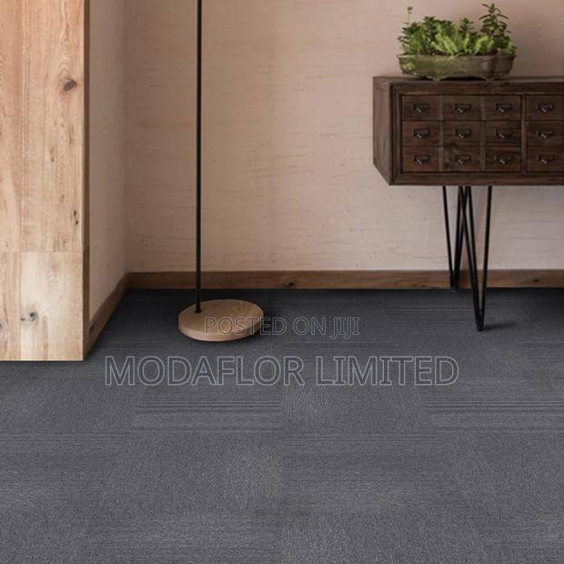 Durable Heavy Duty Carpet Tiles for High Traffic Areas