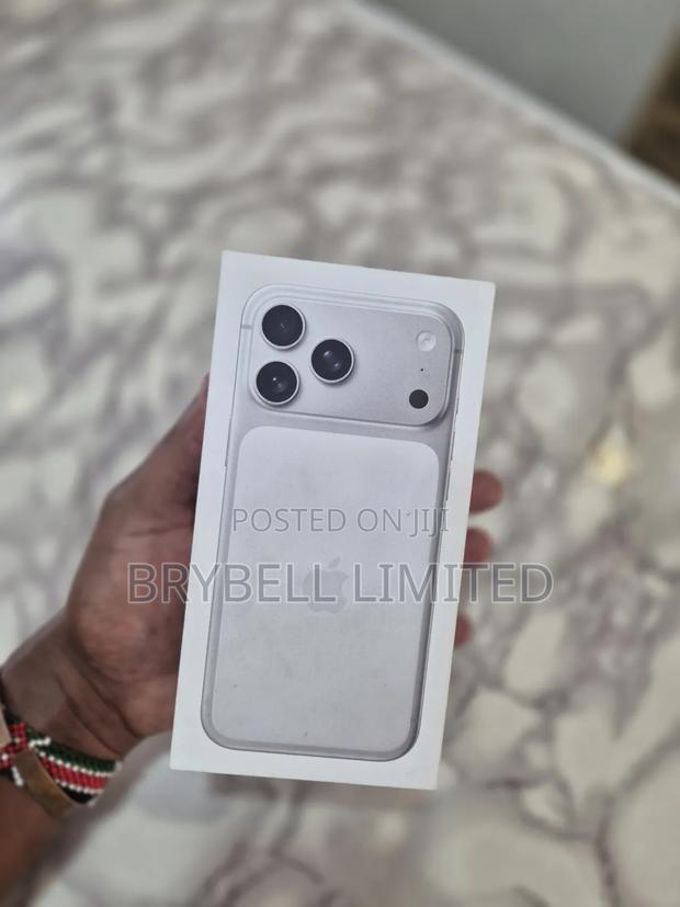 New Apple iPhone 17 Pro Max 256 GB Silver - thumbnail 3