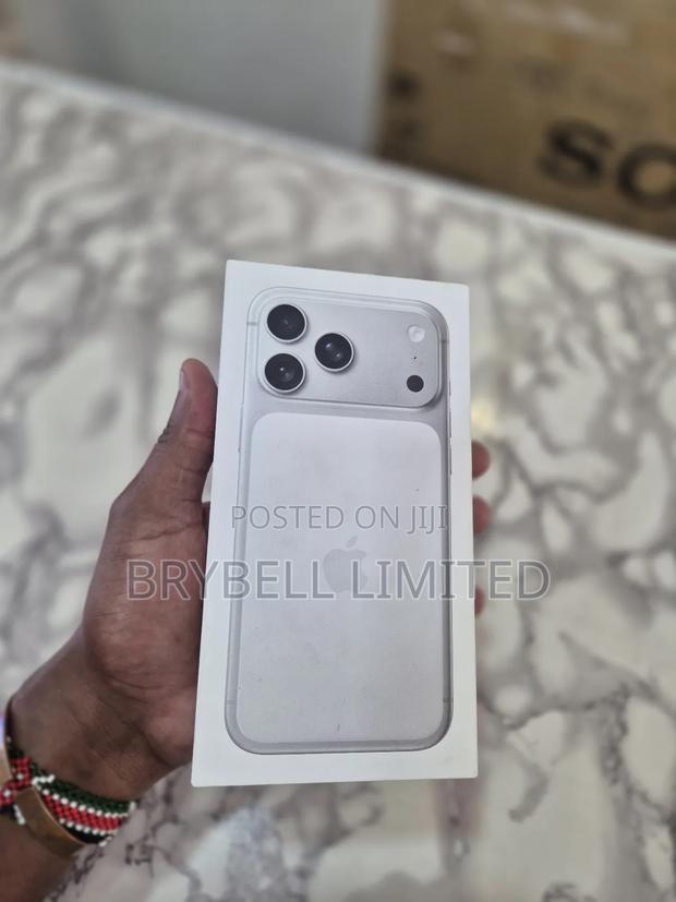 New Apple iPhone 17 Pro Max 256 GB Silver - thumbnail 5