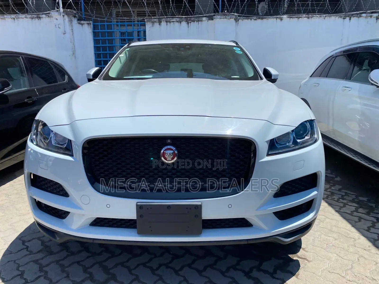 Jaguar F-Pace 2018 Blue