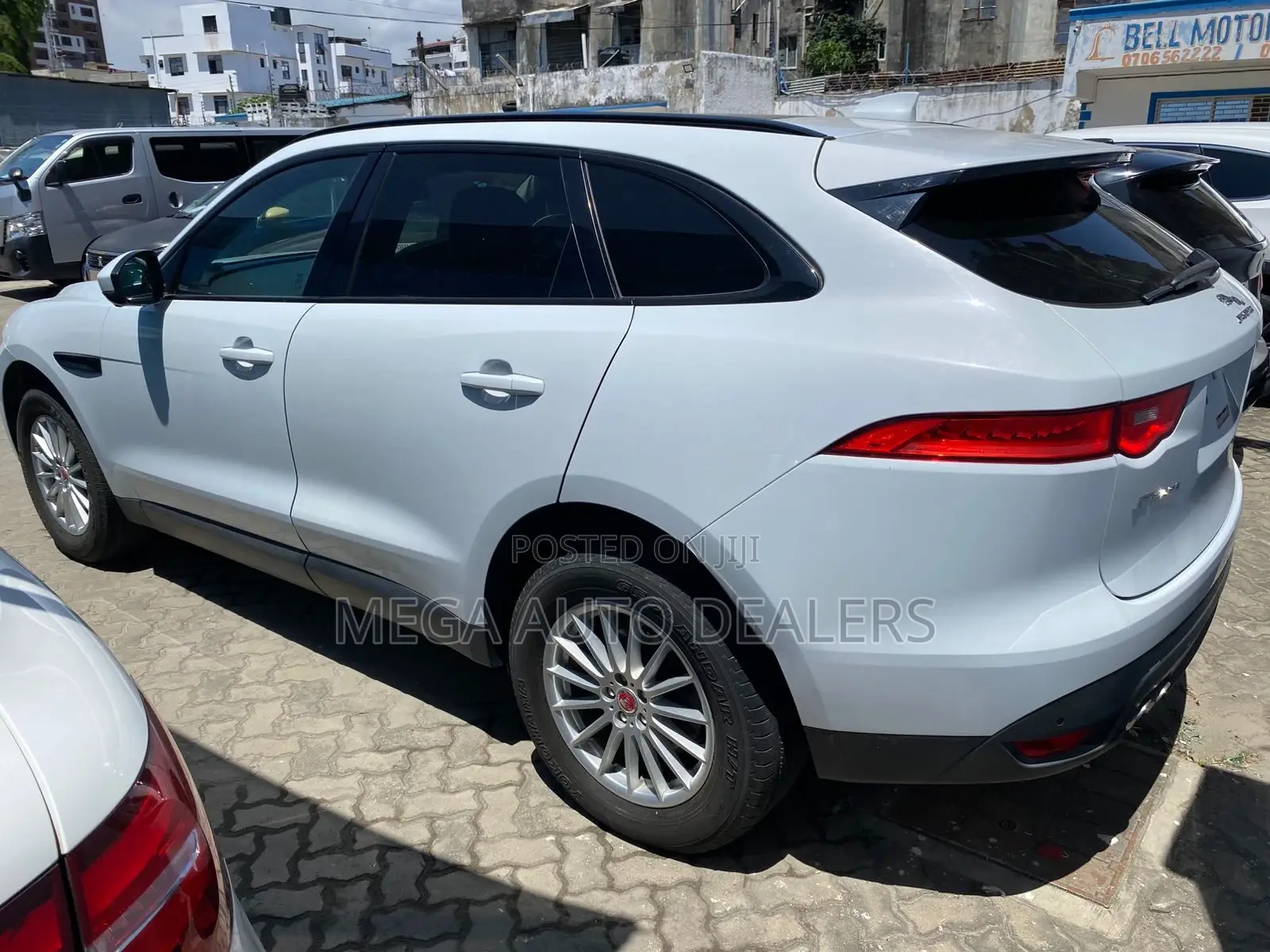 Jaguar F-Pace 2018 Blue