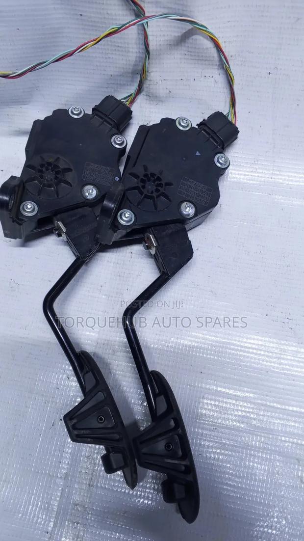 Toyota Hilux Revo Pedal Sensor - thumbnail 3